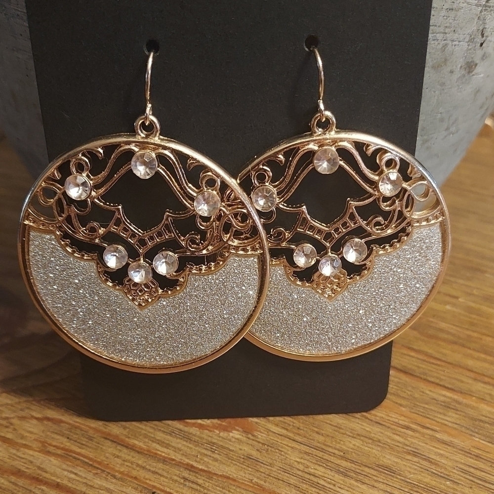 TAZZA CRYSTAL COLLECTION GOLD TONE EARRINGS
